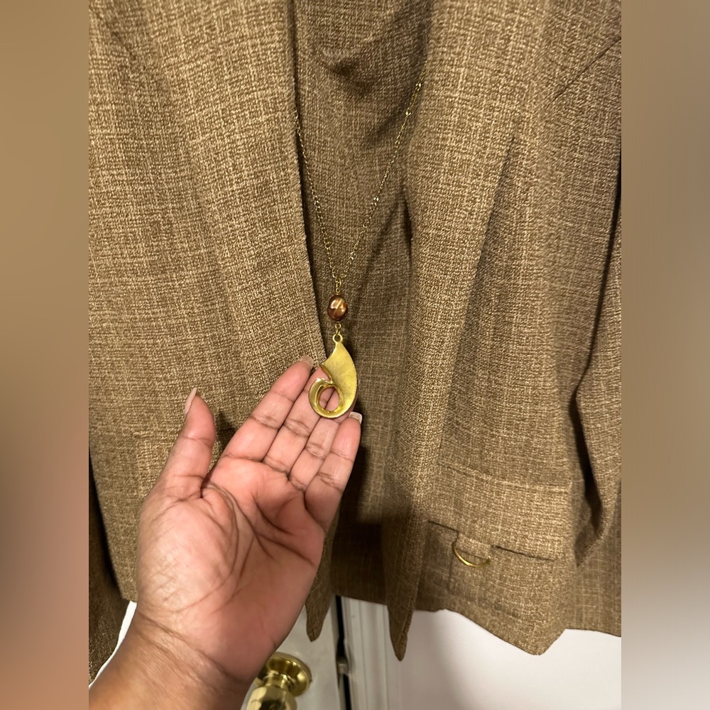 Kari New York Brown Blazer with attached Cami & necklace - Picture 3 of 7